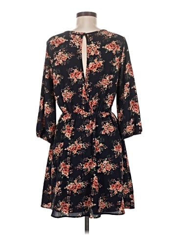 Le Lis Casual Dress (view 2)
