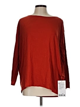 Lululemon Athletica 3/4 Sleeve T-Shirt (view 1)
