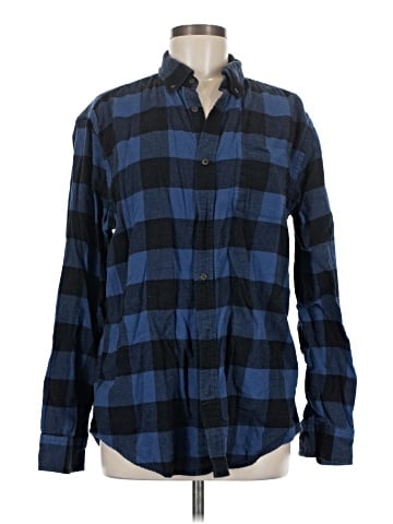 Croft & Barrow Long Sleeve Button-Down Shirt (view 1)