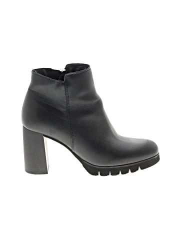 C La Canadienne Ankle Boots (view 1)