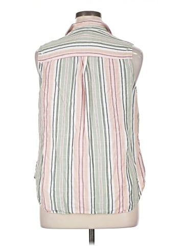 Croft & Barrow Sleeveless Button-Down Shirt (view 2)