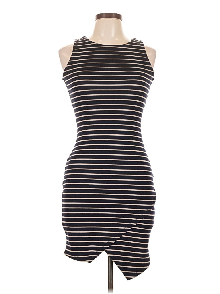 Pre-owned Iris Casual Dress In Black
