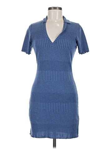 Urban Outfitters Casual Dress (view 1)