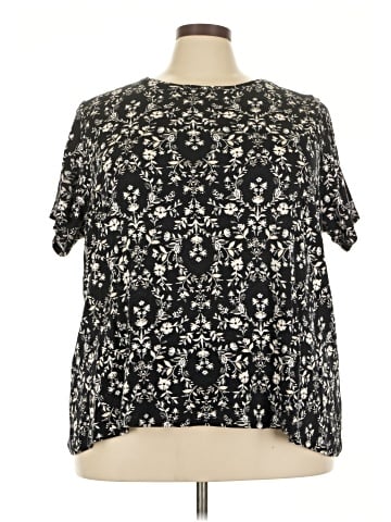 Croft & Barrow Short Sleeve T-Shirt (view 1)
