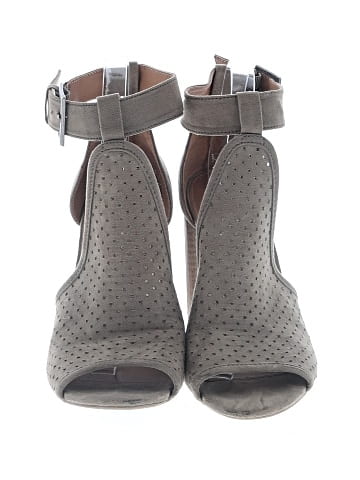 Universal Thread Sandals (view 2)