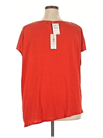 Max Studio Short Sleeve T-Shirt (view 2)
