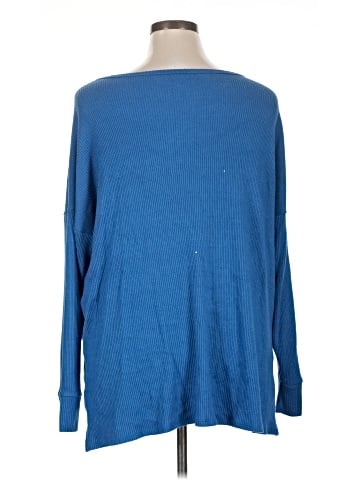 American Eagle Outfitters Pullover Sweater (view 2)