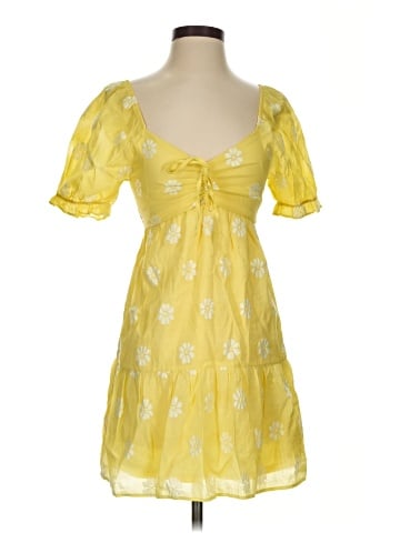 Dee Elly Short Sleeve Top (view 1)