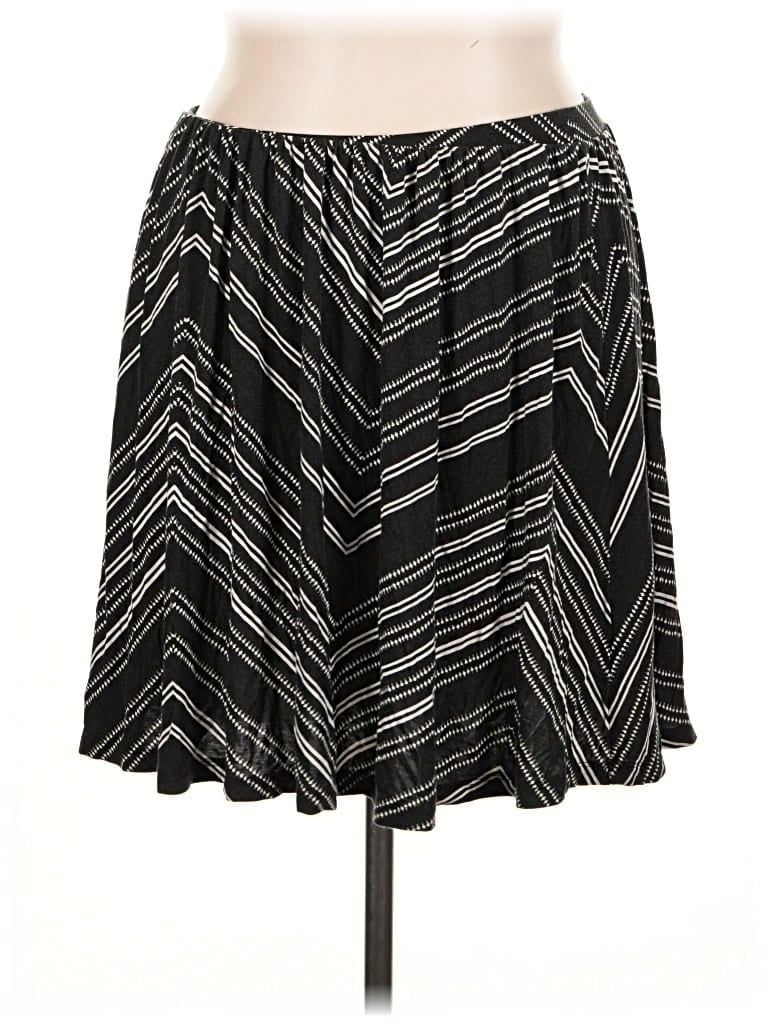 Pre-owned Old Navy Casual Skirt In Black