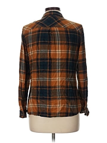 Maurices Long Sleeve Button-Down Shirt (view 2)