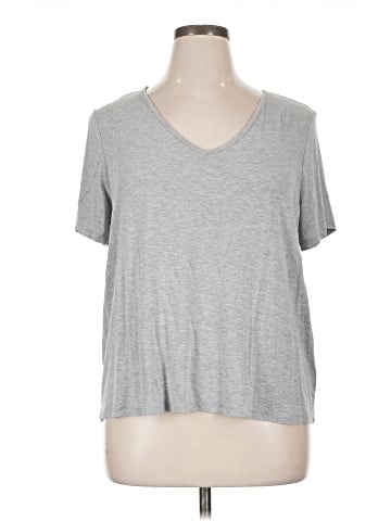 Old Navy Short Sleeve T-Shirt (view 1)