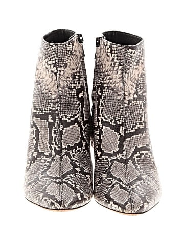 Vince. Ankle Boots (view 2)