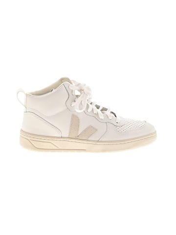 VEJA Sneakers (view 1)