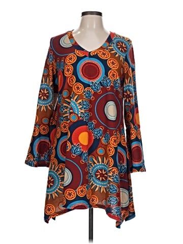 Win Win Poncho (view 1)