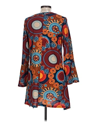 Win Win Poncho (view 2)