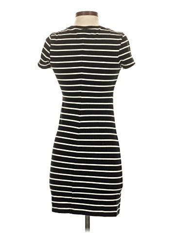 Old Navy Casual Dress (view 2)
