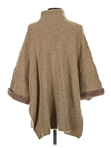 Sisters Poncho (view 2)