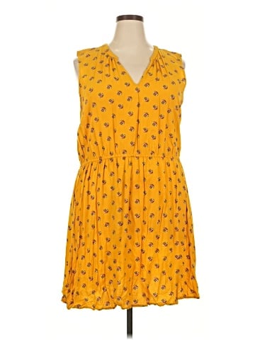 Old Navy Casual Dress (view 1)