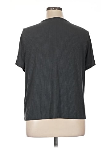 Old Navy Active T-Shirt (view 2)