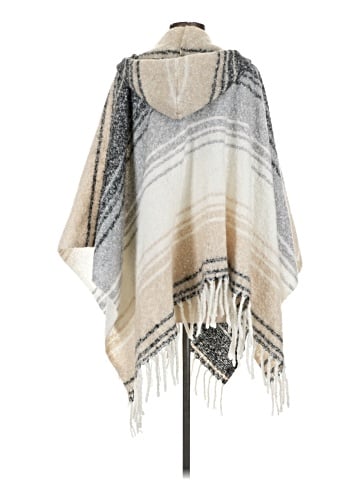 Simply Noelle Poncho (view 2)