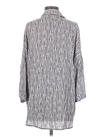 Dress Forum 3/4 Sleeve Button-Down Shirt (view 2)