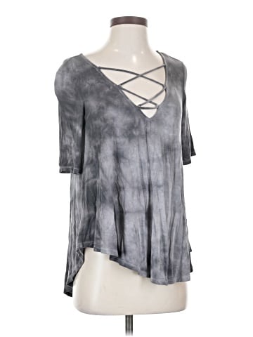 American Eagle Outfitters Short Sleeve T-Shirt (view 1)
