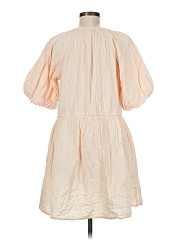 Old Navy Casual Dress (view 2)