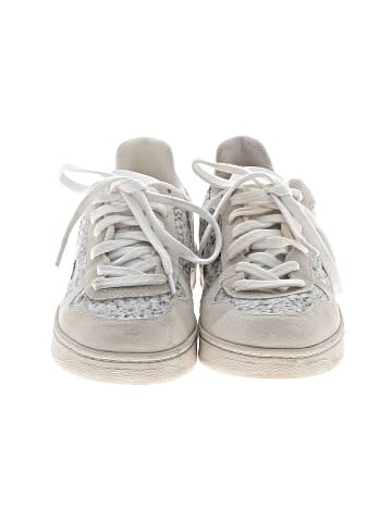 VEJA Sneakers (view 2)