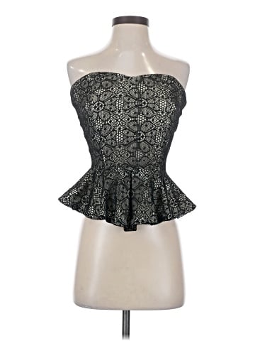 Romeo & Juliet Couture Sleeveless Top (view 1)