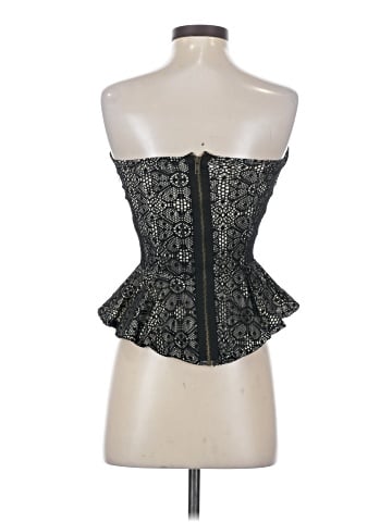 Romeo & Juliet Couture Sleeveless Top (view 2)