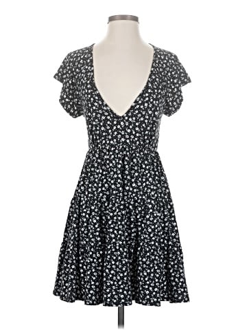 Urban Outfitters Casual Dress (view 1)