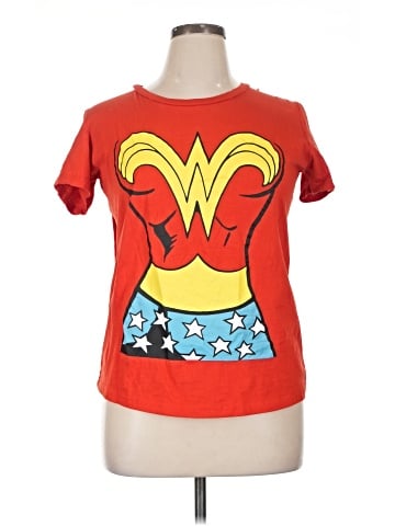 Wonder Woman Short Sleeve T-Shirt (view 1)