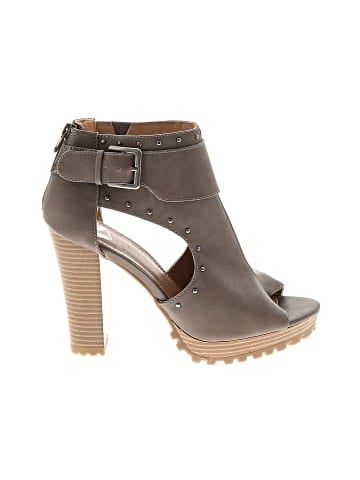 REPORT Heels (view 1)