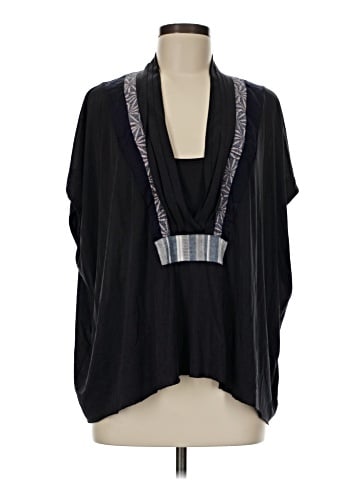 Akemi + Kin Kimono (view 1)