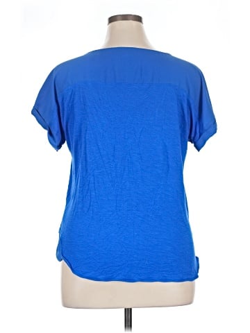 The Limited Short Sleeve Top (view 2)