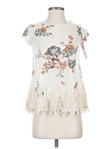 Xhilaration Short Sleeve Blouse (view 1)