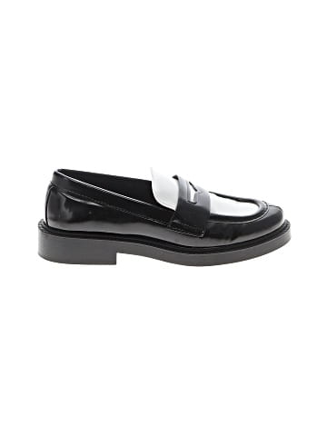 Zara Flats (view 1)