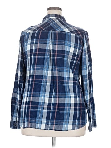 Maurices Long Sleeve Button-Down Shirt (view 2)