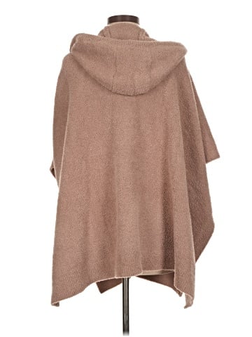 Barefoot Dreams Poncho (view 2)