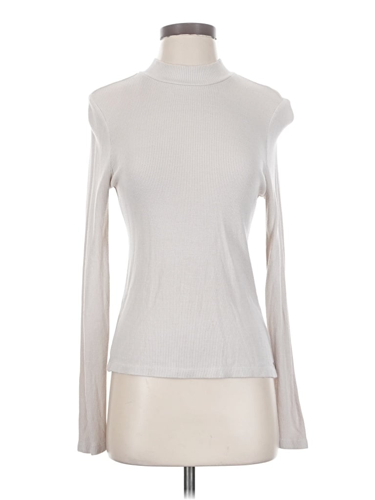 Click to view more detailed imagery on our partner's website Pre-owned Volcom Long Sleeve Turtleneck In Ivory