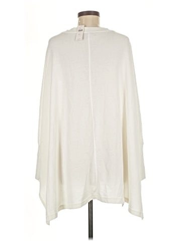 Akemi + Kin Poncho (view 2)