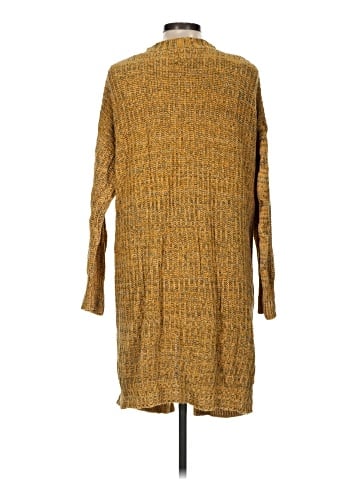 Agnes & Dora Cardigan (view 2)