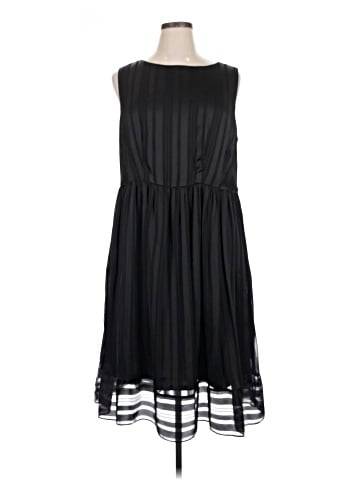 Carmen Marc Valvo Casual Dress (view 1)
