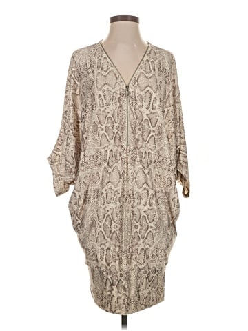 Carmen Marc Valvo Casual Dress (view 1)
