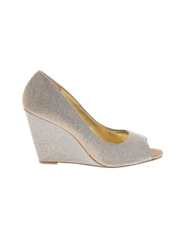Kelly & Katie Wedges (view 1)