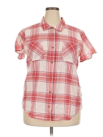 Maurices Short Sleeve Button-Down Shirt (view 1)