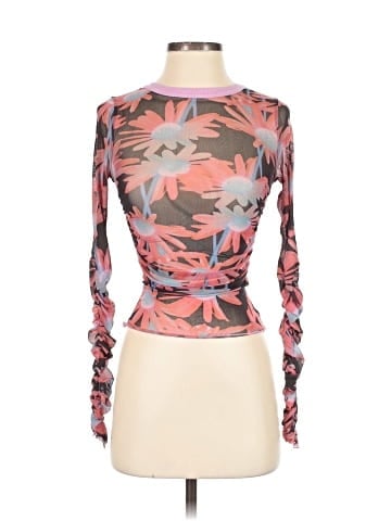 Urban Outfitters Long Sleeve T-Shirt (view 1)