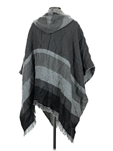 Coco + Carmen Poncho (view 2)