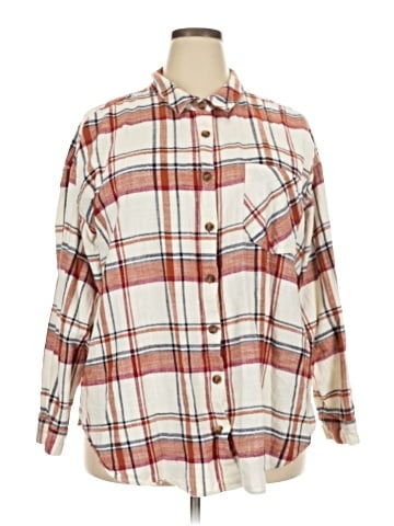 Maurices Long Sleeve Button-Down Shirt (view 1)