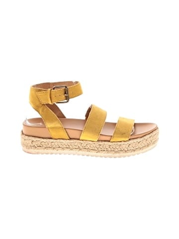 Universal Thread Wedges (view 1)